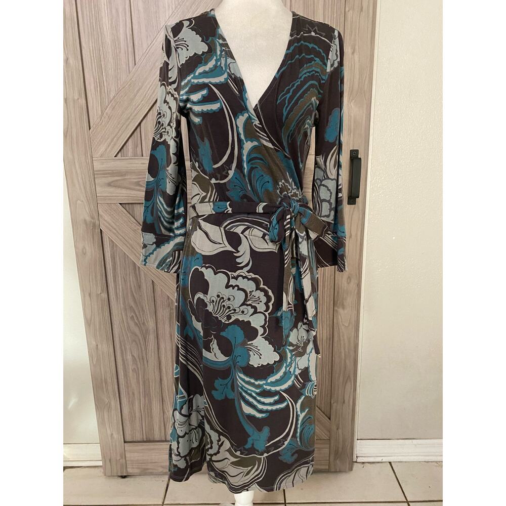 Ann Taylor size 6 full wrap dress